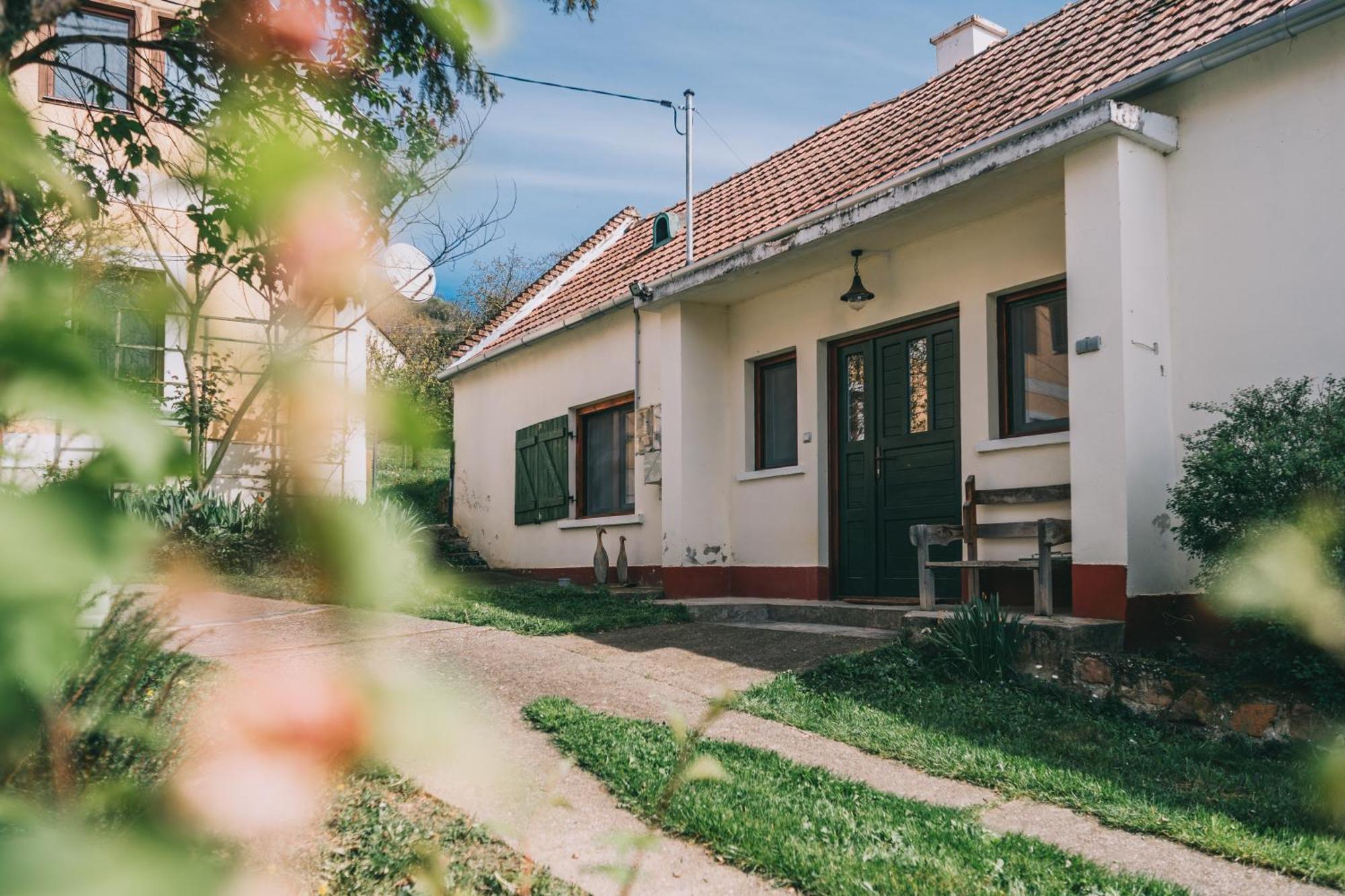 Feher Barany Apartment Szigliget Buitenkant foto